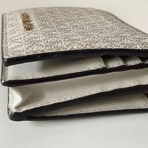 Michael Kors Jet Set Wallet in White/Cream/Tan "Vanilla" — Great Condition! ✨